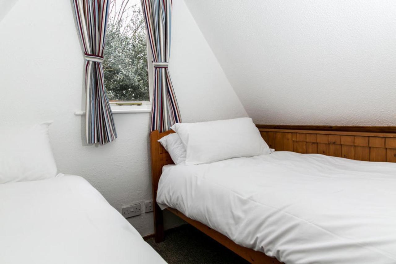 Seaside Chalet - Sleeps 6 Kingsdown  Extérieur photo